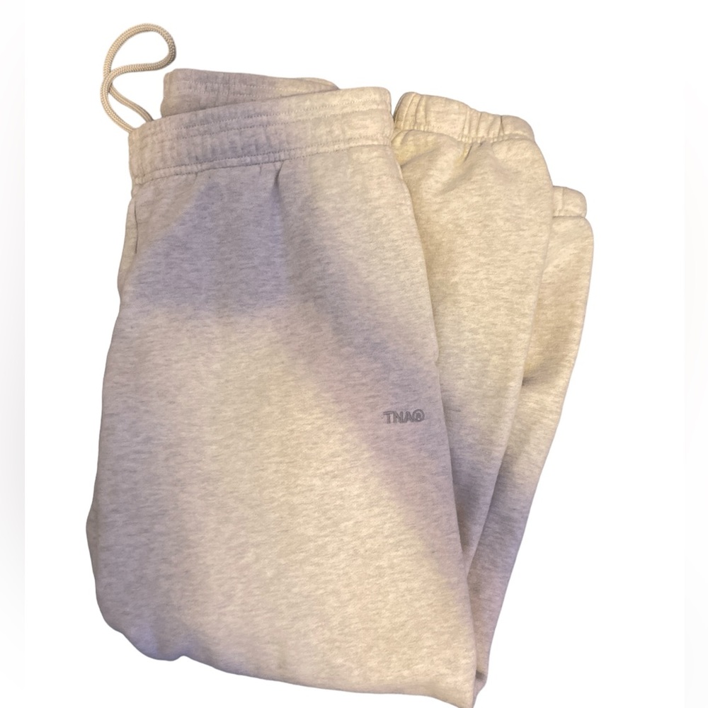 aritzia tna cozy fleece boyfriend fit sweatpants heather cloud white